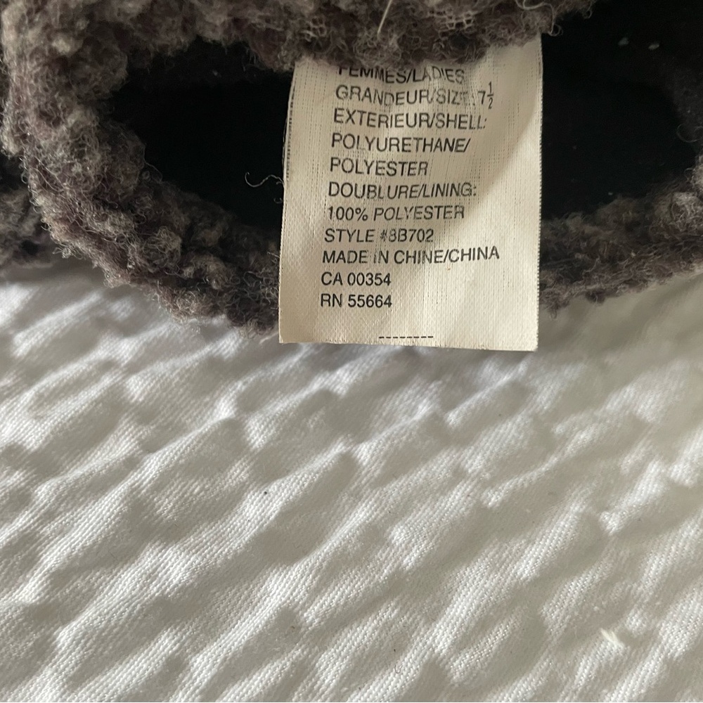 Women’s 7 1/2 fall/winter gloves with hot pads